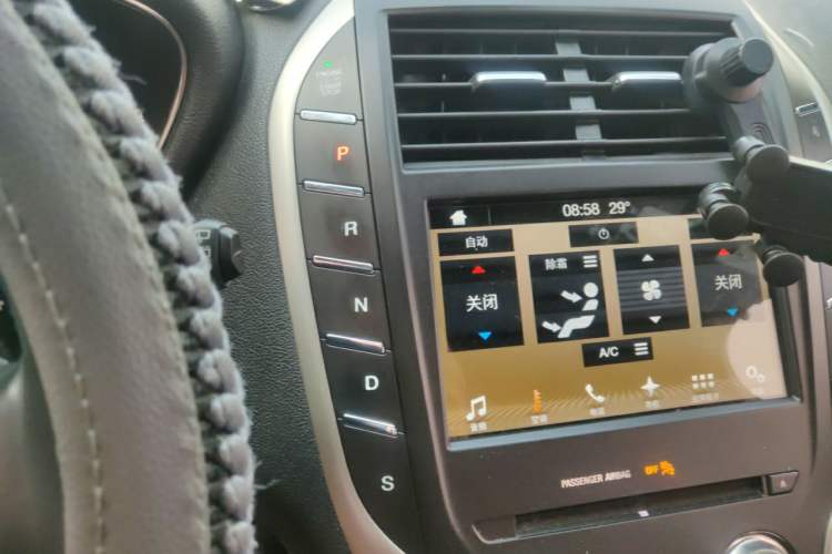 Used Lincoln MKC 2017 2.0T Four-Wheel Drive Zunya Edition Gear Lever