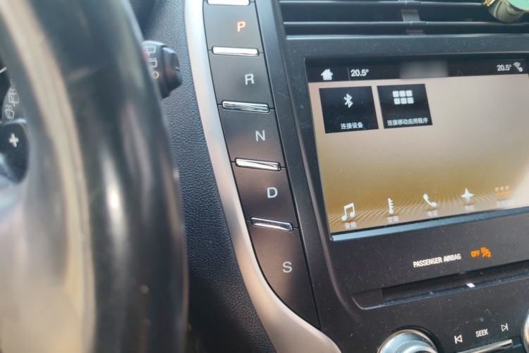 Used Lincoln MKC 2017 2.0T Four-Wheel Drive Prestige Edition Gear Lever