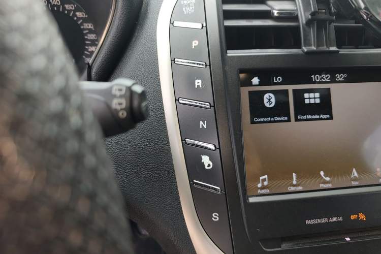 Used Lincoln MKC 2017 2.0T Two-Wheel-Drive Luxury Edition Gear Lever