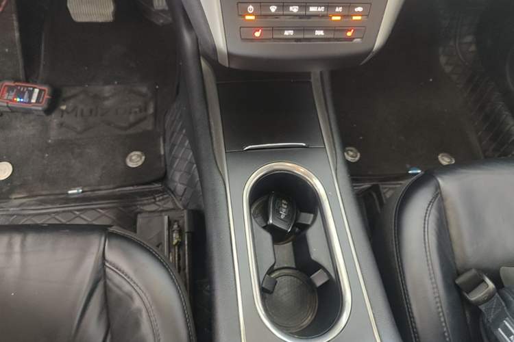 Used Lincoln MKC 2017 2.0T Two-Wheel Drive Deluxe Edition Gear Lever