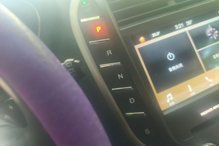 Used Lincoln MKC 2017 2.0T Two-Wheel Drive Zunyue Edition Gear Lever
