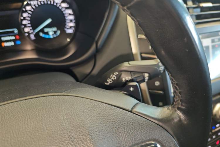 Used Lincoln MKC 2017 2.0T Two-Wheel Drive Deluxe Edition Gear Lever
