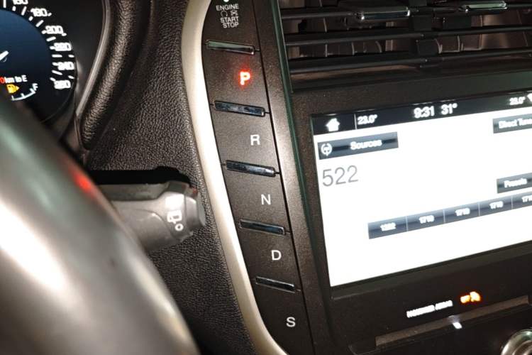 Used Lincoln MKC 2017 2.0T Two-Wheel-Drive Luxury Edition Gear Lever