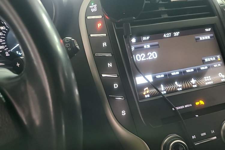 Used Lincoln MKC 2017 2.0T Two-Wheel Drive Deluxe Edition Gear Lever