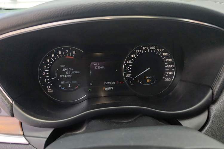 Used Lincoln MKC 2017 2.0T Two-Wheel-Drive Luxury Edition Instrument Cluster