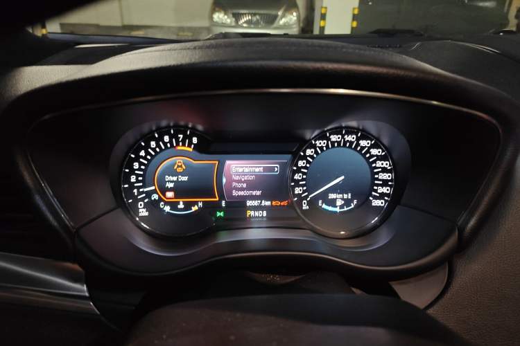 Used Lincoln MKC 2017 2.0T Two-Wheel Drive Deluxe Edition Instrument Cluster