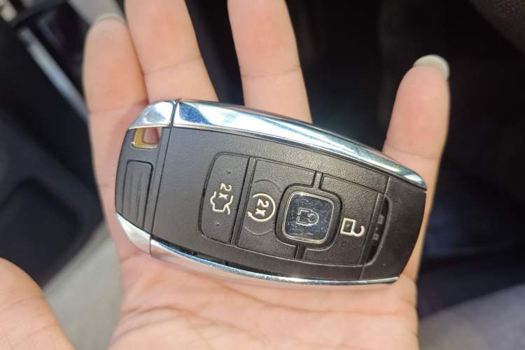 Used Lincoln MKC 2017 2.0T Two-Wheel Drive Zunyue Edition Interior 1