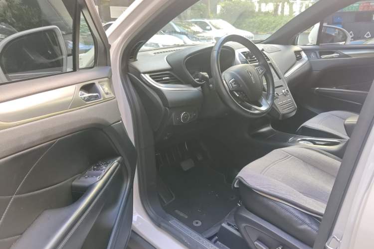 Used Lincoln MKC 2017 2.0T Two-Wheel Drive Zunyue Edition Interior 3