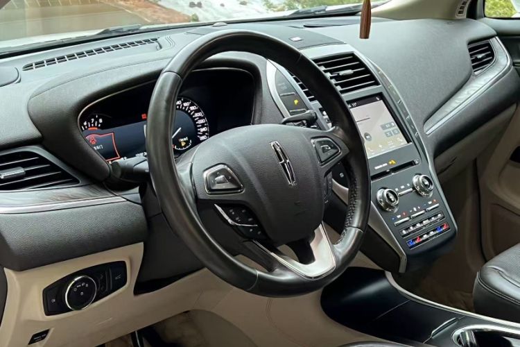 Used Lincoln MKC 2017 2.0T Four-Wheel Drive Zunya Edition Interior 5
