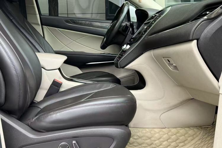 Used Lincoln MKC 2017 2.0T Four-Wheel Drive Zunya Edition Interior 6
