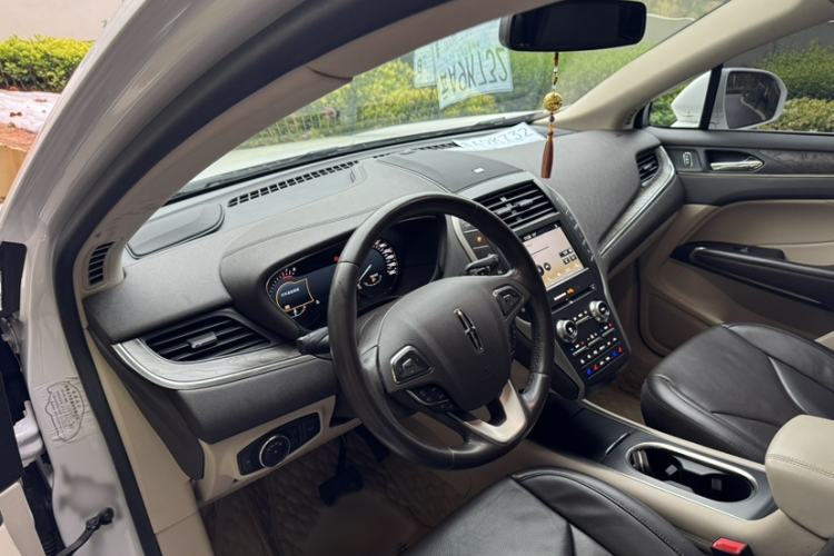 Used Lincoln MKC 2017 2.0T Four-Wheel Drive Zunya Edition Interior 9