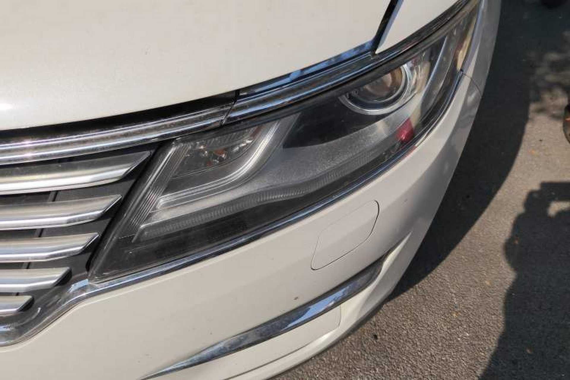 Used Lincoln MKC 2017 2.0T Two-Wheel Drive Deluxe Edition Left Front Headlight