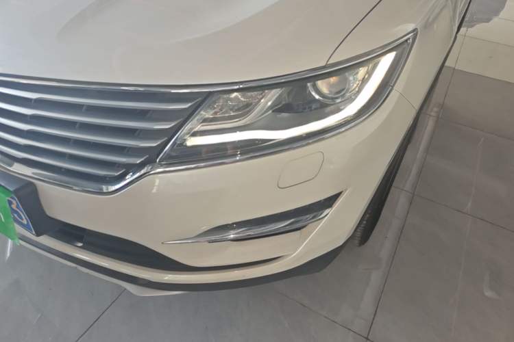 Used Lincoln MKC 2017 2.0T Two-Wheel Drive Deluxe Edition Left Front Headlight
