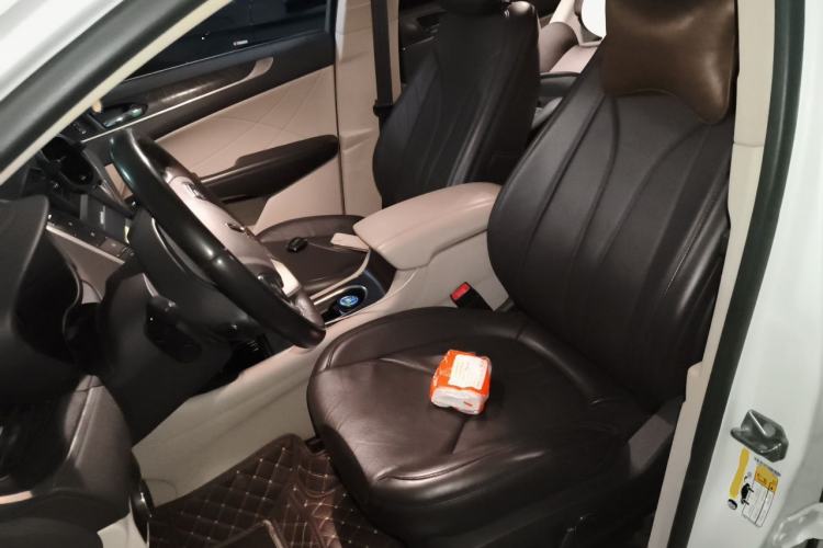 Used Lincoln MKC 2017 2.0T Two-Wheel-Drive Luxury Edition Left Front Seat