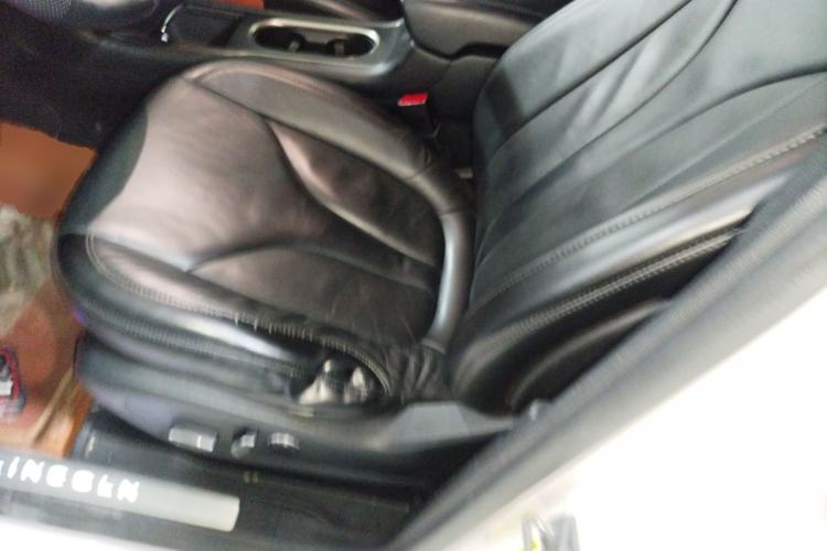 Used Lincoln MKC 2017 2.0T Two-Wheel Drive Deluxe Edition Left Front Seat