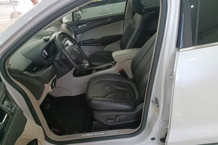 Used Lincoln MKC 2017 2.0T Four-Wheel Drive Zunya Edition Left Front Seat