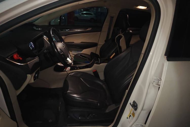 Used Lincoln MKC 2017 2.0T Two-Wheel-Drive Luxury Edition Left Front Seat