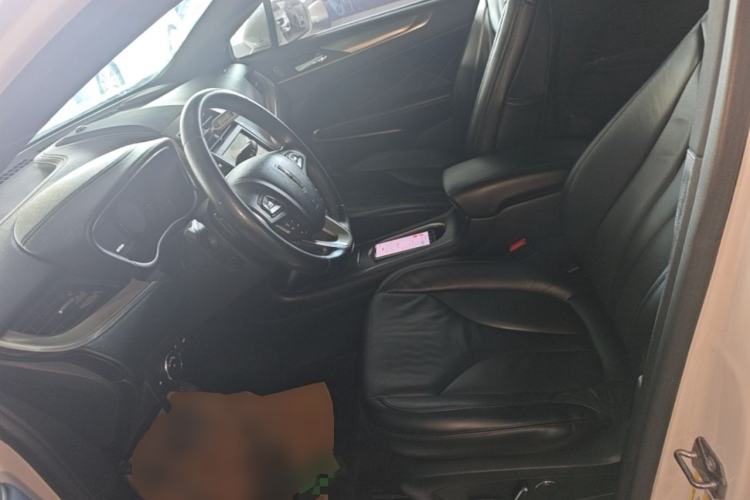 Used Lincoln MKC 2017 2.0T Two-Wheel Drive Deluxe Edition Left Front Seat