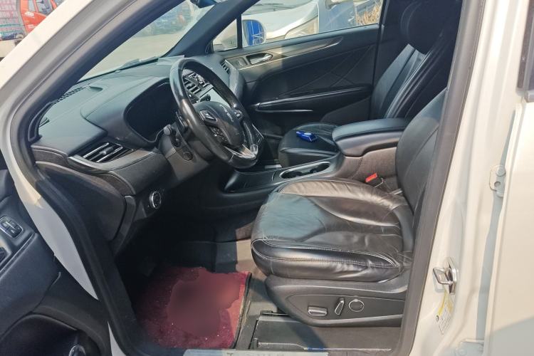Used Lincoln MKC 2017 2.0T Two-Wheel Drive Deluxe Edition Left Front Seat