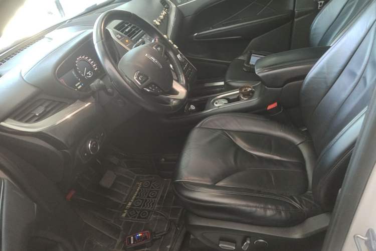 Used Lincoln MKC 2017 2.0T Two-Wheel Drive Deluxe Edition Left Front Seat