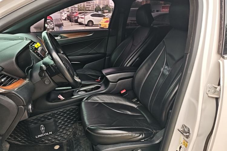 Used Lincoln MKC 2017 2.0T Two-Wheel-Drive Luxury Edition Left Front Seat