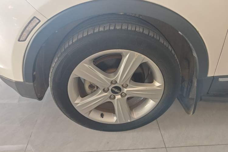 Used Lincoln MKC 2017 2.0T Two-Wheel Drive Deluxe Edition Left Front Wheel Hub