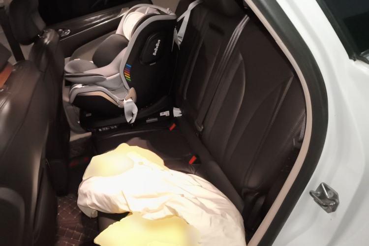 Used Lincoln MKC 2017 2.0T Two-Wheel-Drive Luxury Edition Left Rear Seat