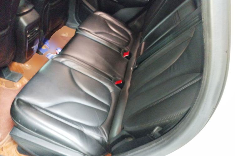 Used Lincoln MKC 2017 2.0T Two-Wheel Drive Deluxe Edition Left Rear Seat