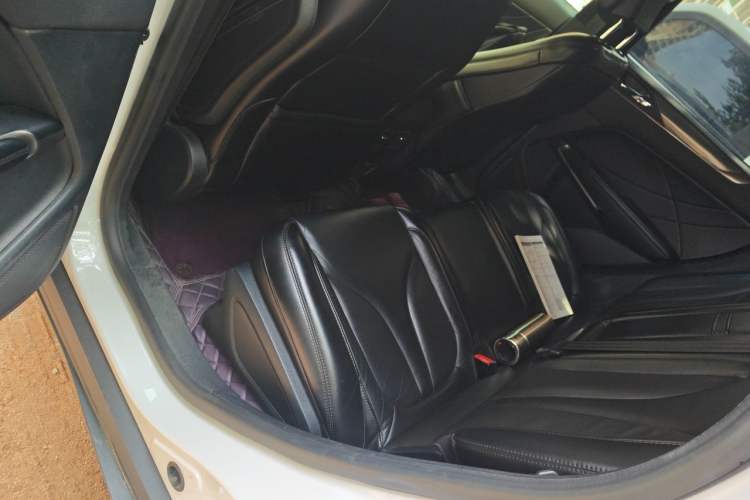 Used Lincoln MKC 2017 2.0T Two-Wheel Drive Deluxe Edition Left Rear Seat