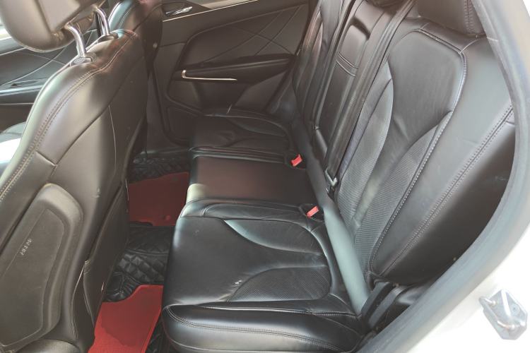 Used Lincoln MKC 2017 2.0T Two-Wheel Drive Deluxe Edition Left Rear Seat