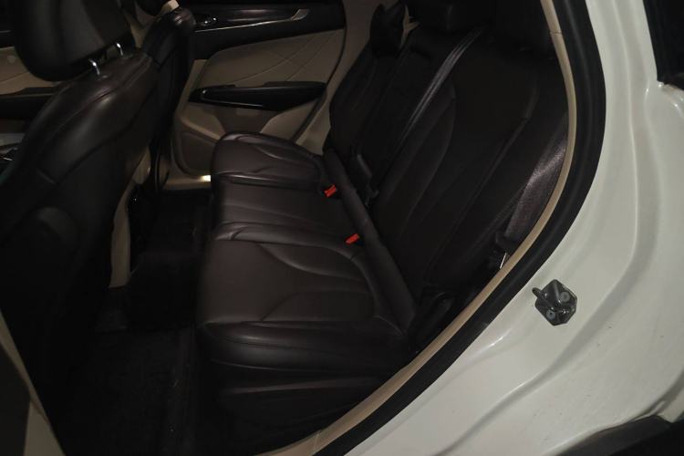 Used Lincoln MKC 2017 2.0T Two-Wheel-Drive Luxury Edition Left Rear Seat