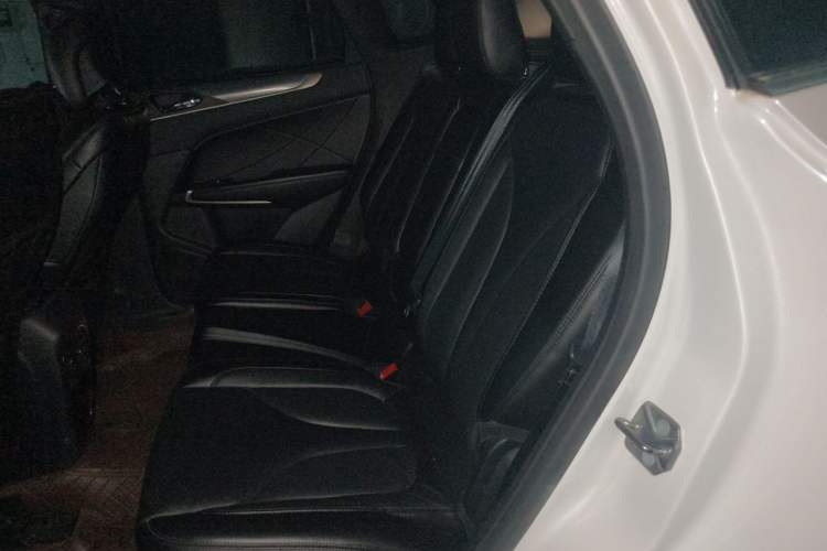 Used Lincoln MKC 2017 2.0T Two-Wheel Drive Deluxe Edition Left Rear Seat