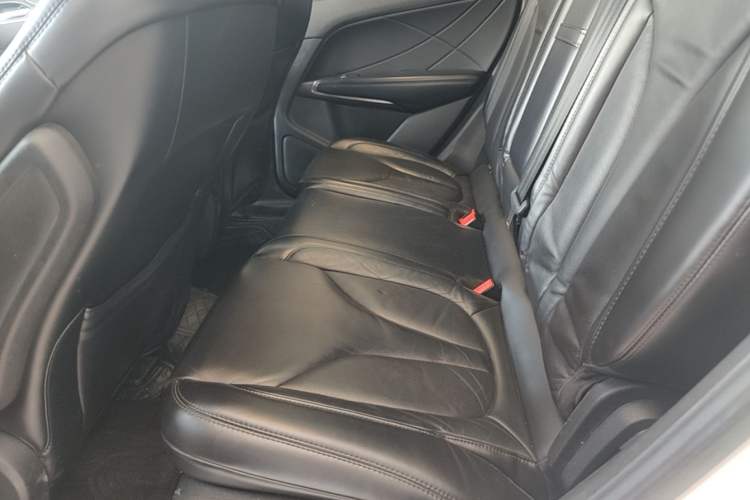 Used Lincoln MKC 2017 2.0T Two-Wheel Drive Deluxe Edition Left Rear Seat