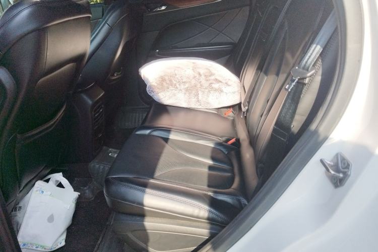 Used Lincoln MKC 2017 2.0T Two-Wheel-Drive Luxury Edition Left Rear Seat