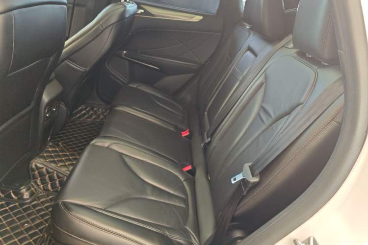Used Lincoln MKC 2017 2.0T Two-Wheel Drive Deluxe Edition Left Rear Seat