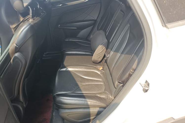 Used Lincoln MKC 2017 2.0T Two-Wheel Drive Deluxe Edition Left Rear Seat