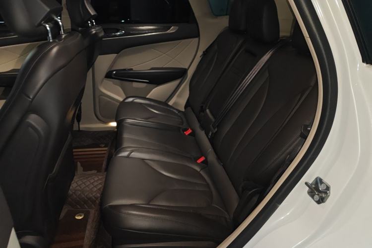Used Lincoln MKC 2017 2.0T Two-Wheel-Drive Luxury Edition Left Rear Seat