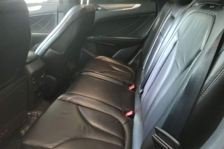 Used Lincoln MKC 2017 2.0T Two-Wheel Drive Deluxe Edition Left Rear Seat