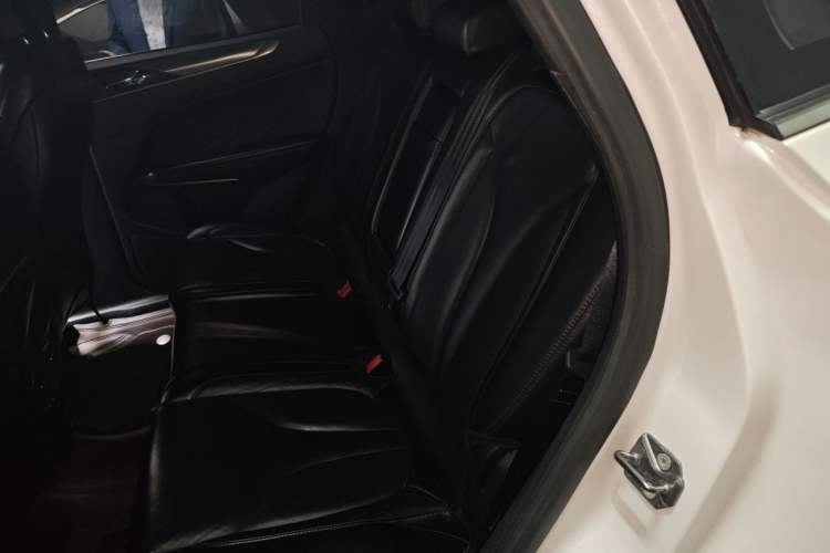 Used Lincoln MKC 2017 2.0T Two-Wheel Drive Deluxe Edition Left Rear Seat