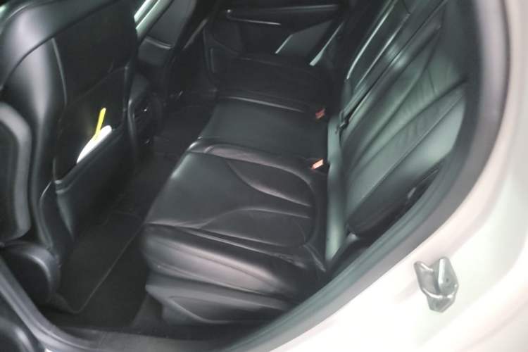 Used Lincoln MKC 2017 2.0T Two-Wheel Drive Deluxe Edition Left Rear Seat