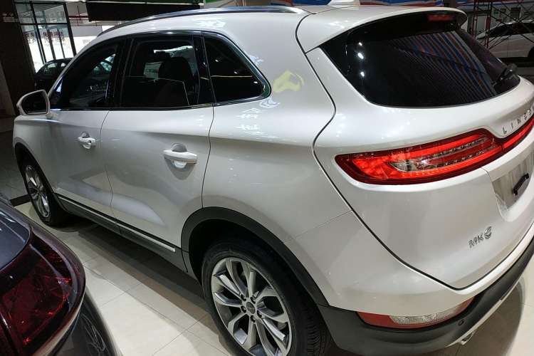 Used Lincoln MKC 2017 2.0T Two-Wheel-Drive Luxury Edition Left Side