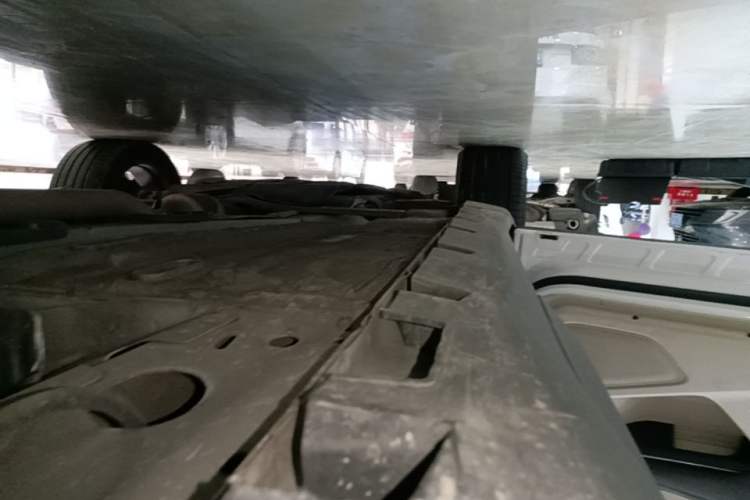 Used Lincoln MKC 2017 2.0T Four-Wheel Drive Zunya Edition Left Side Sill