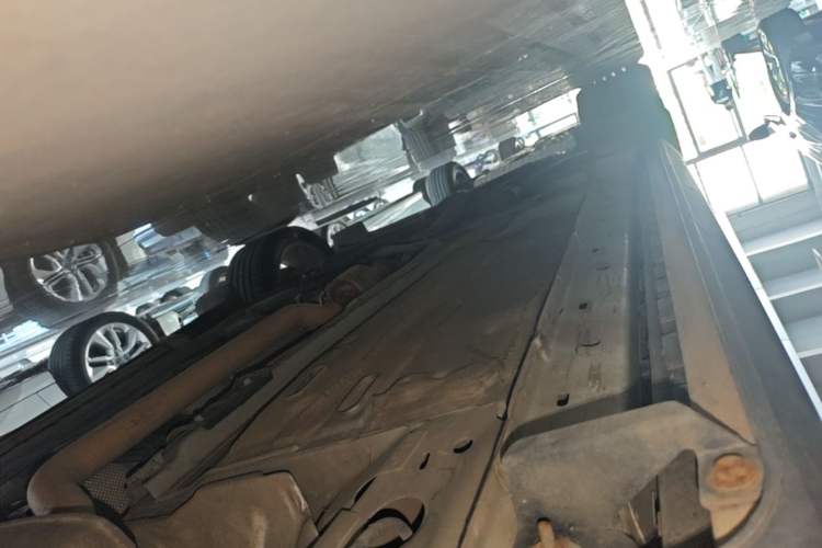 Used Lincoln MKC 2017 2.0T Two-Wheel Drive Deluxe Edition Left Side Sill