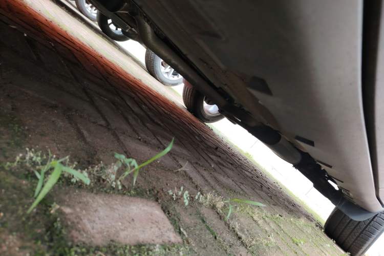 Used Lincoln MKC 2017 2.0T Two-Wheel Drive Deluxe Edition Left Side Sill