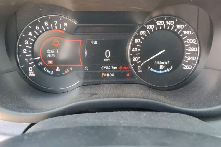 Used Lincoln MKC 2017 2.0T Four-Wheel Drive Zunya Edition Odometer Close Up