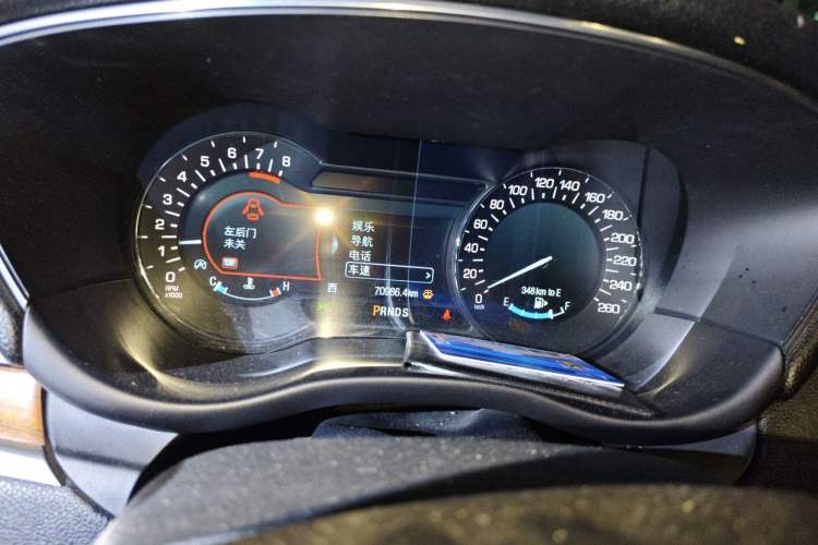 Used Lincoln MKC 2017 2.0T Two-Wheel-Drive Luxury Edition Odometer Close Up