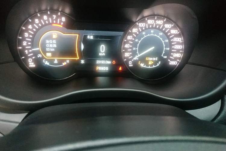 Used Lincoln MKC 2017 2.0T Two-Wheel-Drive Luxury Edition Odometer Close Up