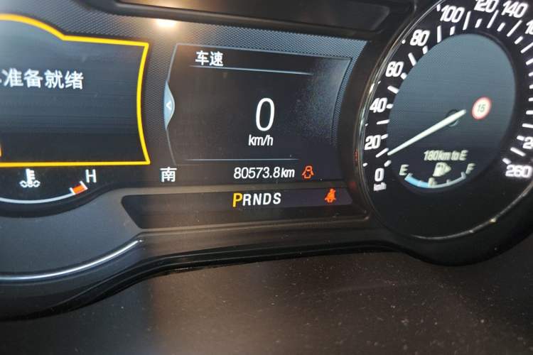 Used Lincoln MKC 2017 2.0T Two-Wheel Drive Deluxe Edition Odometer Close Up