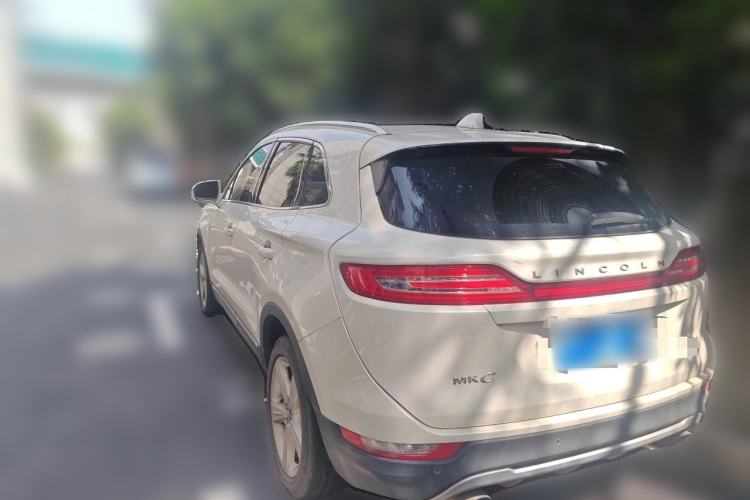 Used Lincoln MKC 2017 2.0T Two-Wheel Drive Deluxe Edition Rear Left 45 Deg
