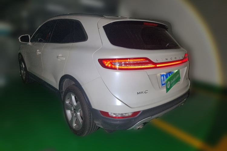 Used Lincoln MKC 2017 2.0T Two-Wheel Drive Deluxe Edition Rear Left 45 Deg